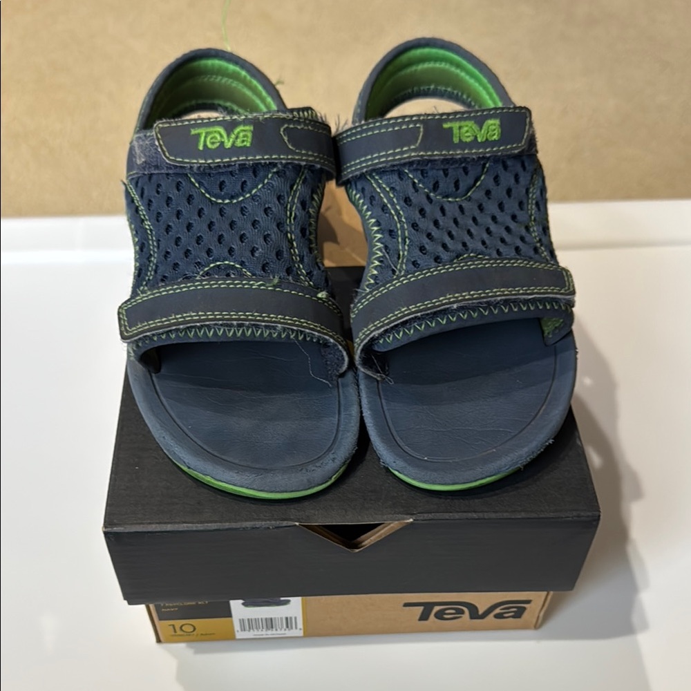 Boy’s Teva sandals